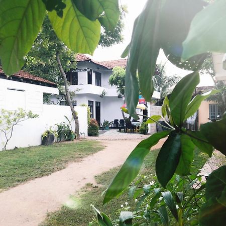 Mrmango Weligama Lägenhet Exteriör bild